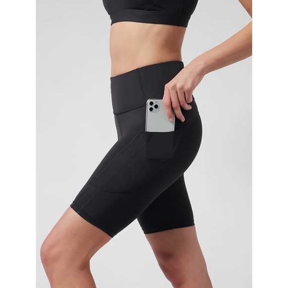 Athleta Pants - Athleta Ultimate Stash 9" Short in Black Size L
